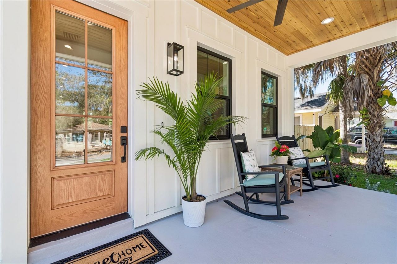 1709 E Henry Avenue , Tampa, FL 33610 Photo