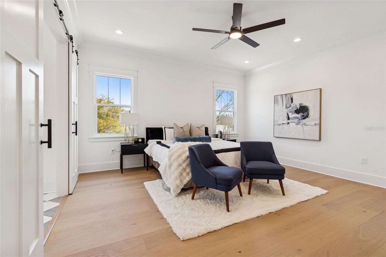 1709 E Henry Avenue , Tampa, FL 33610 Photo