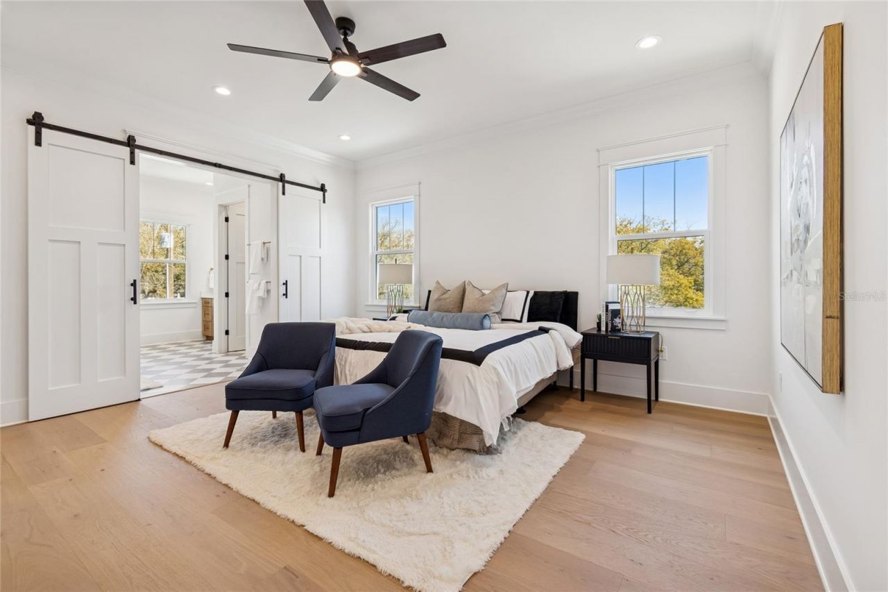 1709 E Henry Avenue , Tampa, FL 33610 Photo