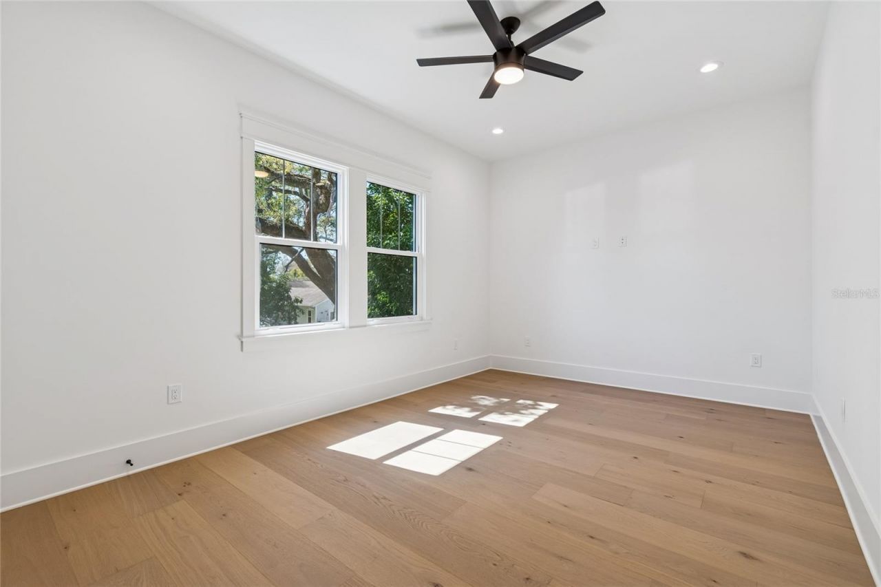 1709 E Henry Avenue , Tampa, FL 33610 Photo