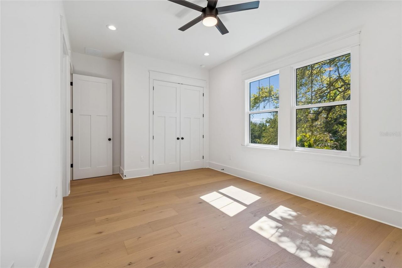 1709 E Henry Avenue , Tampa, FL 33610 Photo