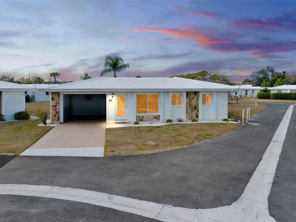 92 CIRCLEWOOD DRIVE , Unit B3-1, VENICE, FL 34293