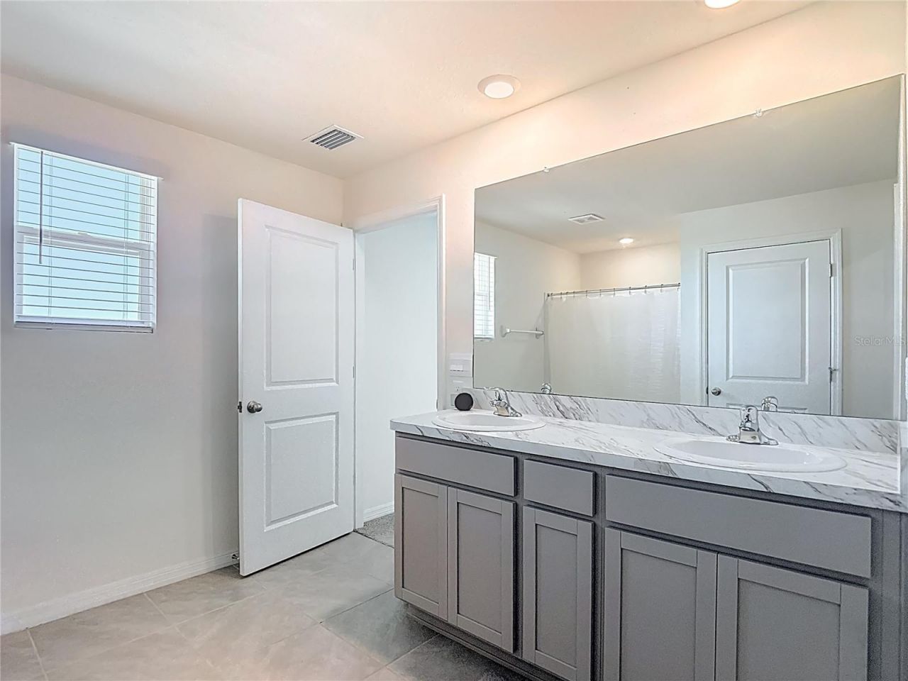 35668 Doveland Drive, Zephyrhills, FL 33541 Photo