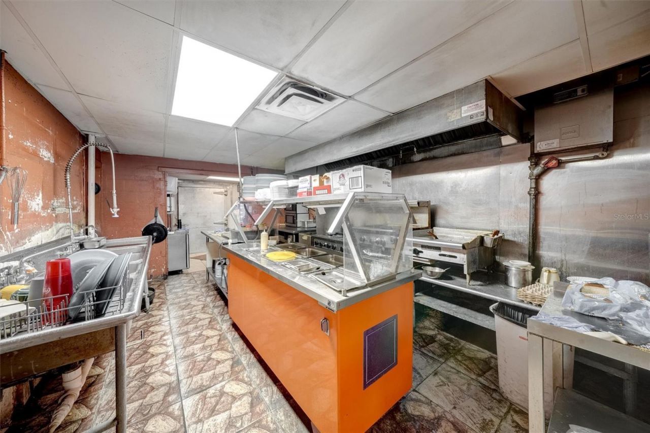 5202 N Nebraska Avenue E, Tampa, FL 33603 Photo