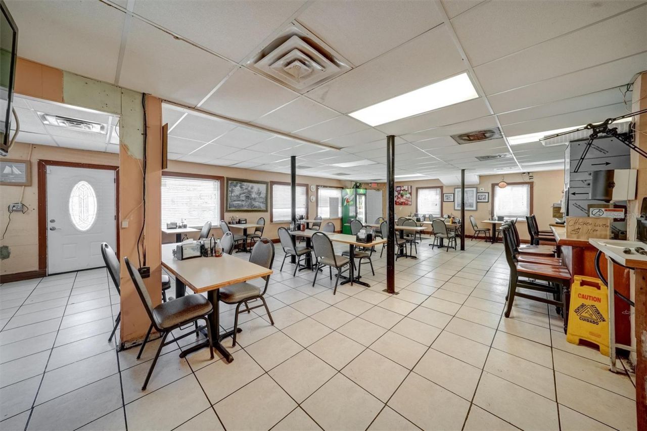 5202 N Nebraska Avenue E, Tampa, FL 33603 Photo