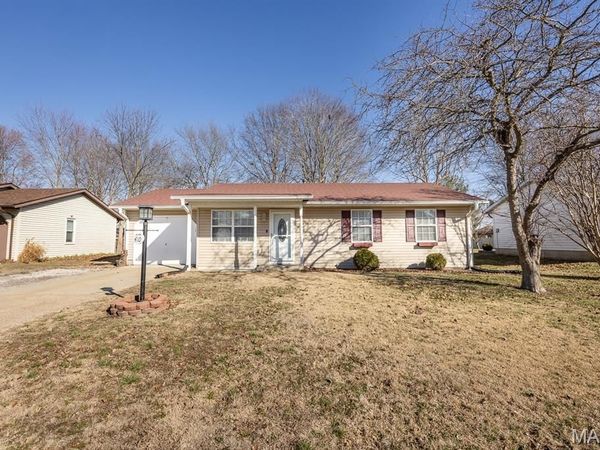 410 S Smith Street, Smithton, IL 62285