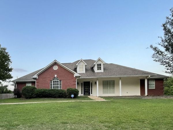 136 Florence Carr Dr., Tupelo, MS 38801