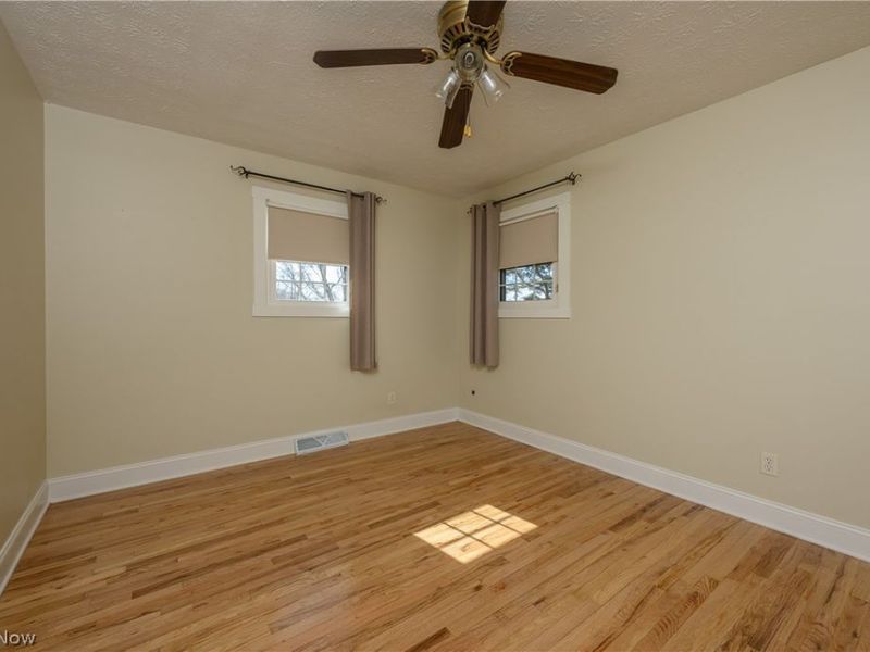 10299 Hunting Hills Avenue NE, Hartville, OH 44632 Photo 16