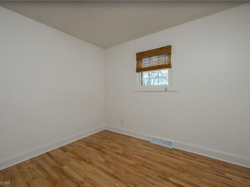 10299 Hunting Hills Avenue NE, Hartville, OH 44632 Photo 18