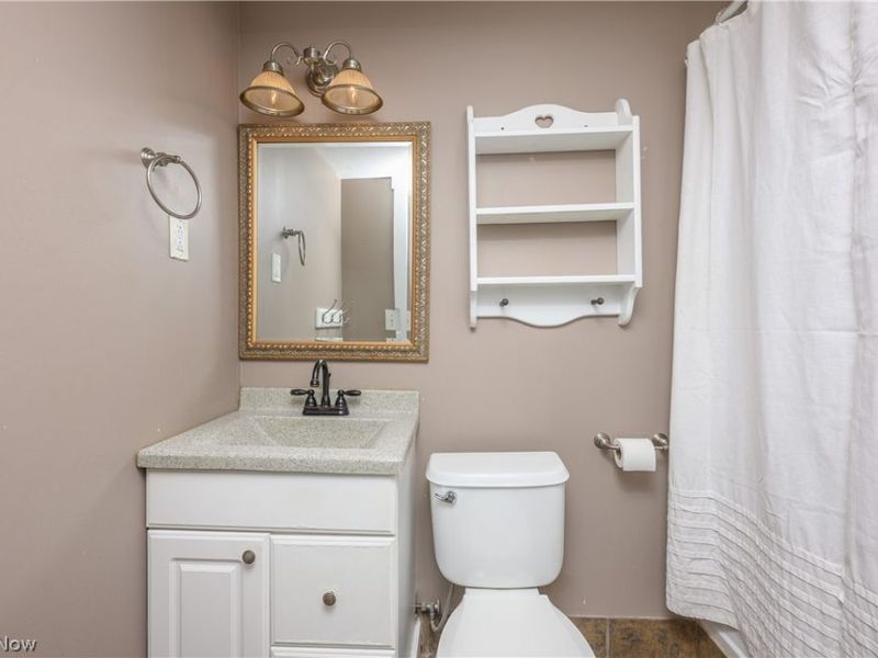 10299 Hunting Hills Avenue NE, Hartville, OH 44632 Photo 22