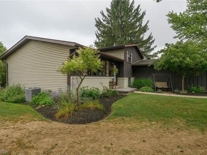 10299 Hunting Hills Avenue NE, Hartville, OH 44632 Photo 23