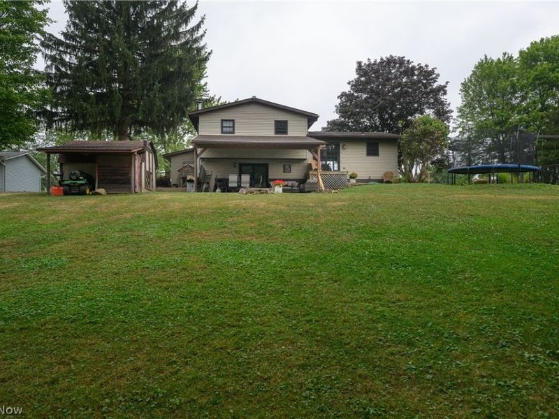 10299 Hunting Hills Avenue NE, Hartville, OH 44632 Photo 25