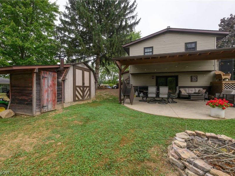 10299 Hunting Hills Avenue NE, Hartville, OH 44632 Photo 26