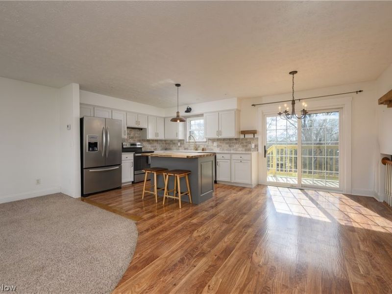 10299 Hunting Hills Avenue NE, Hartville, OH 44632 Photo 8