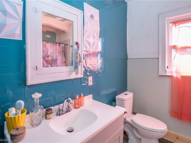 370 Wildwood Avenue, Akron, OH 44320 Photo 14