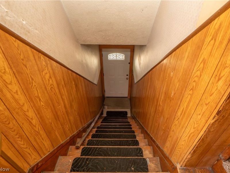 370 Wildwood Avenue, Akron, OH 44320 Photo 2