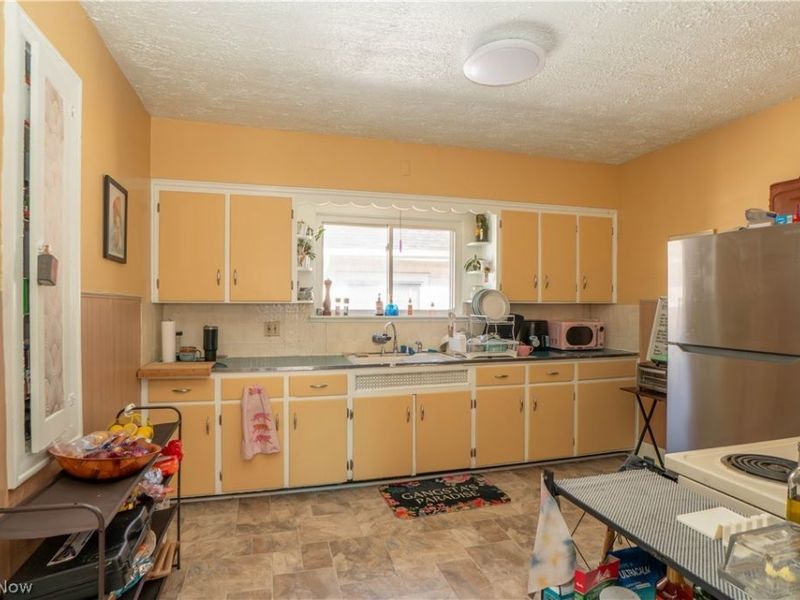 370 Wildwood Avenue, Akron, OH 44320 Photo 8