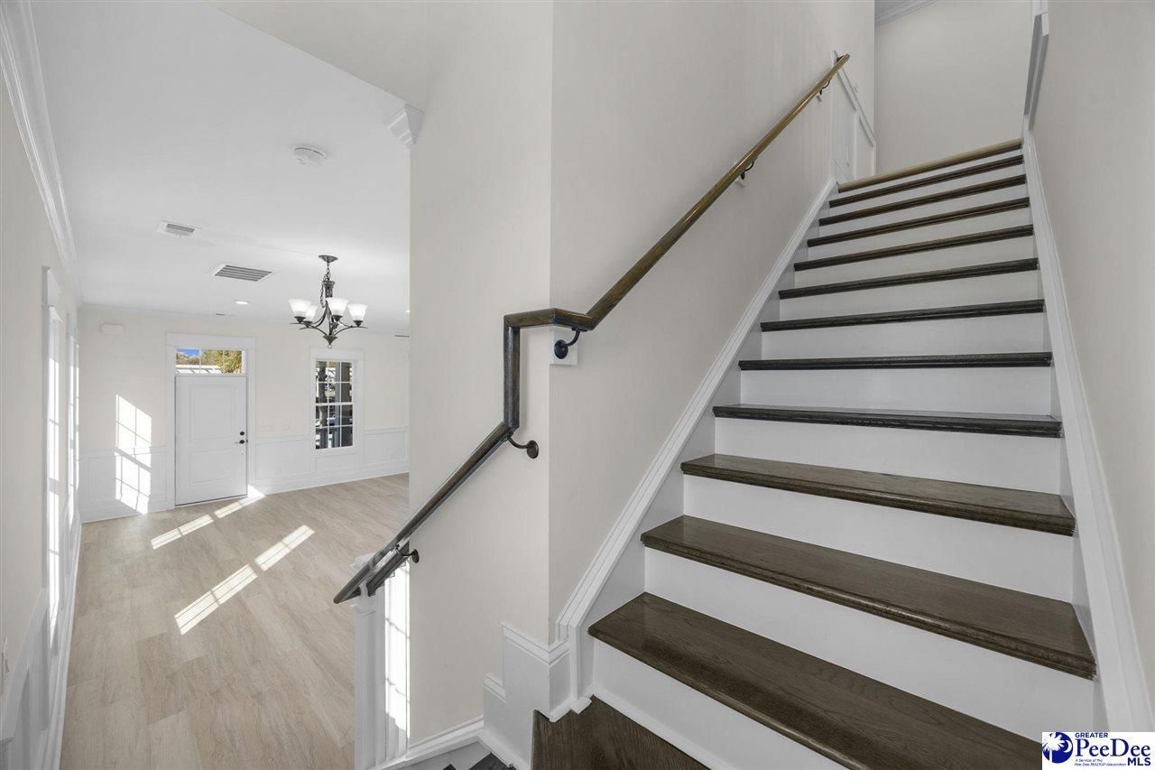 976 Farrow Parkway Unit B Photo 10