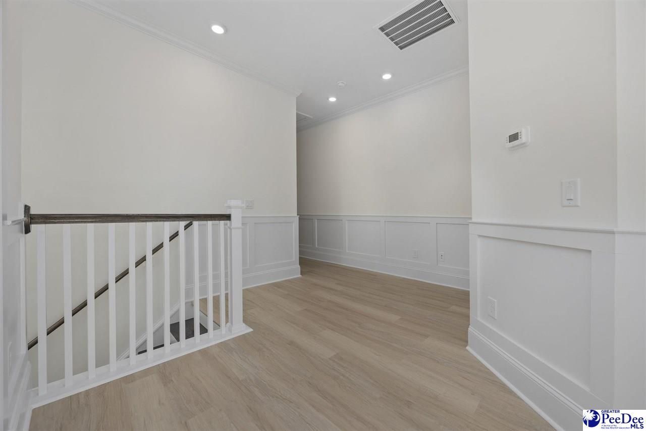 976 Farrow Parkway Unit B Photo 11