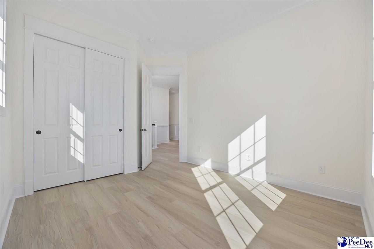 976 Farrow Parkway Unit B Photo 16