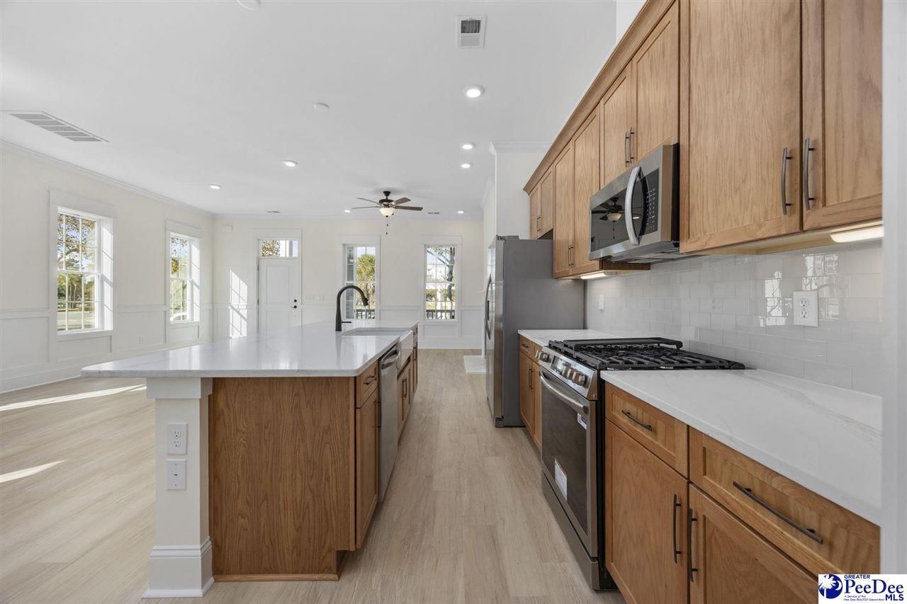 976 Farrow Parkway Unit B Photo 8