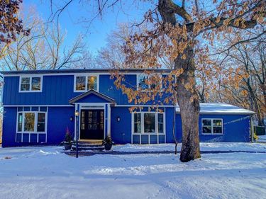 86 Old Wildwood Road, Mahtomedi, MN 55115