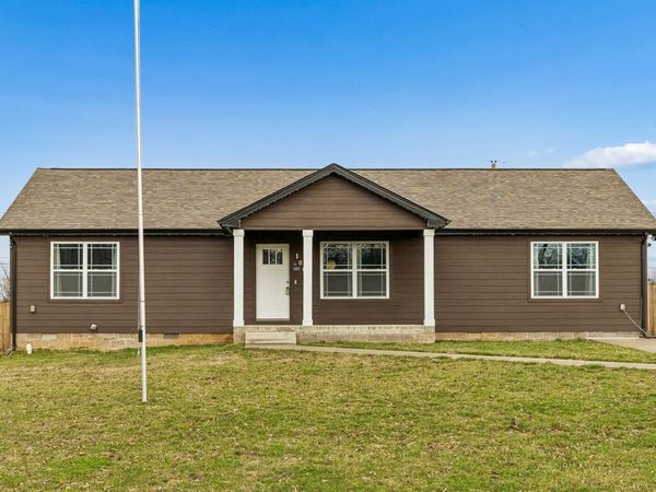 106 Norris Dr, Clarksville, TN 37042