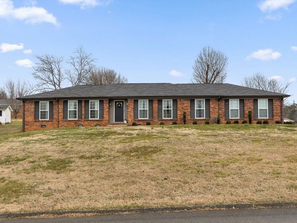 8113 Holly Hills Lane, Chattanooga, TN 37421