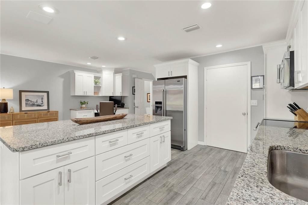 630 NE Wax Myrtle Way, Jensen Beach, FL 34957 Photo