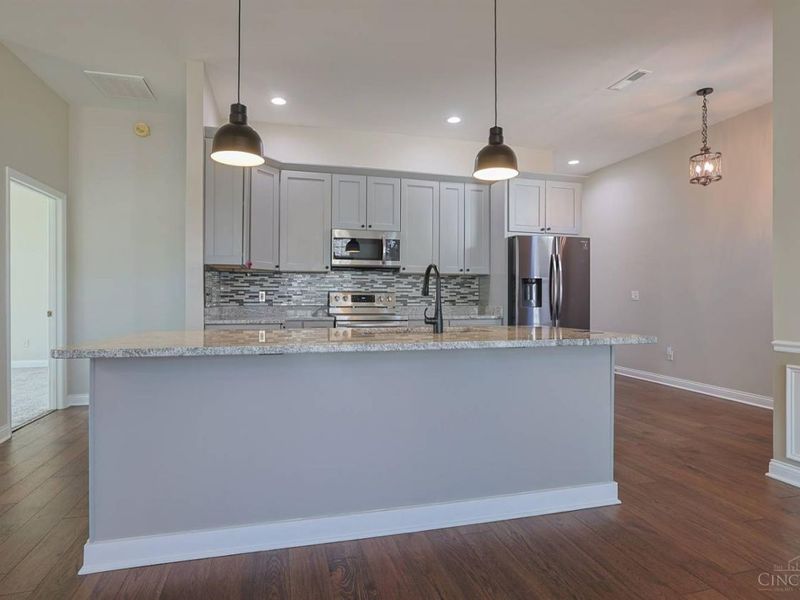 3856 Sandtrap Circle, Mason, OH 45040 Photo 8