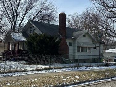 82 Earlmoor Boulevard, Pontiac, MI 48341