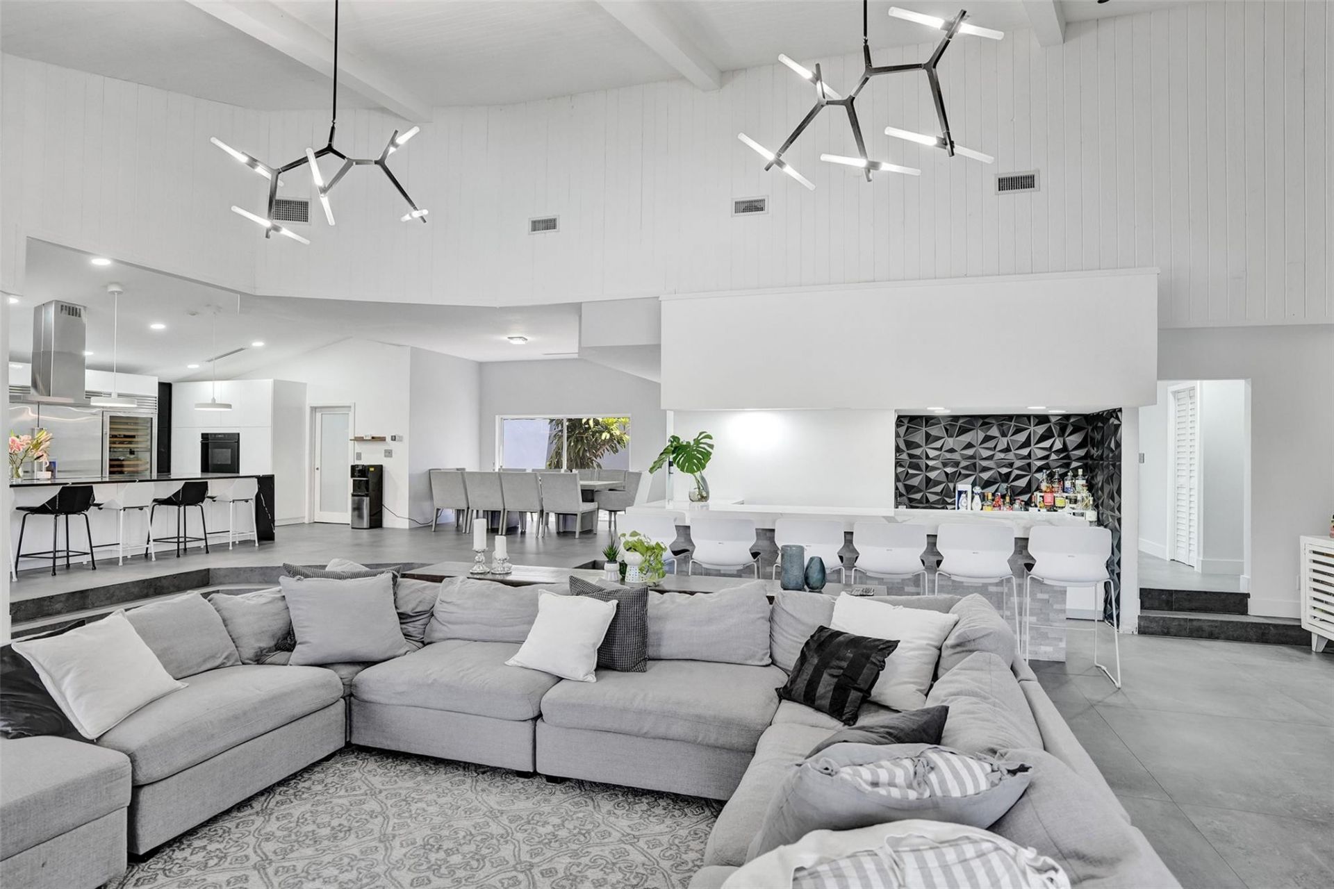 349 Jacaranda Drive, Plantation, FL 33324 Photo