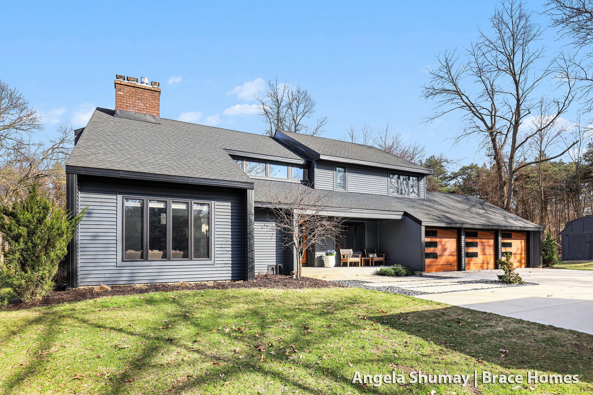 400 Greentree Lane Ne, Ada, MI 49301 Main Photo