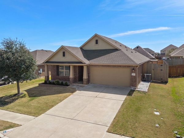 1024 Wolcott DR, Leander, TX 78641