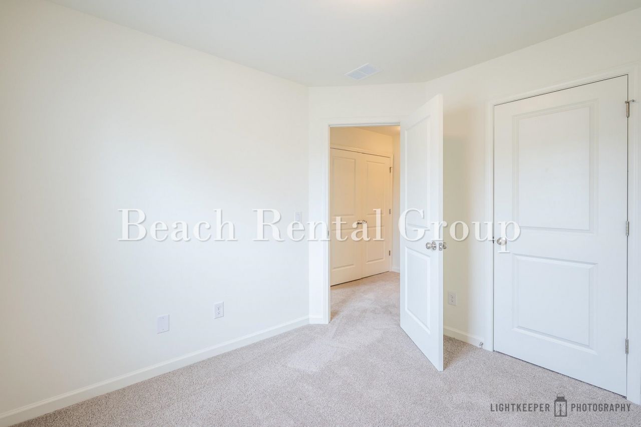 209 Banbury Ln.  Photo 6