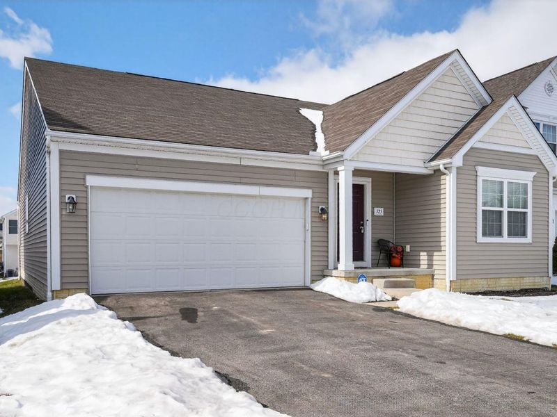 725 Flowering Cherry Court, Blacklick, OH 43004 Photo 2