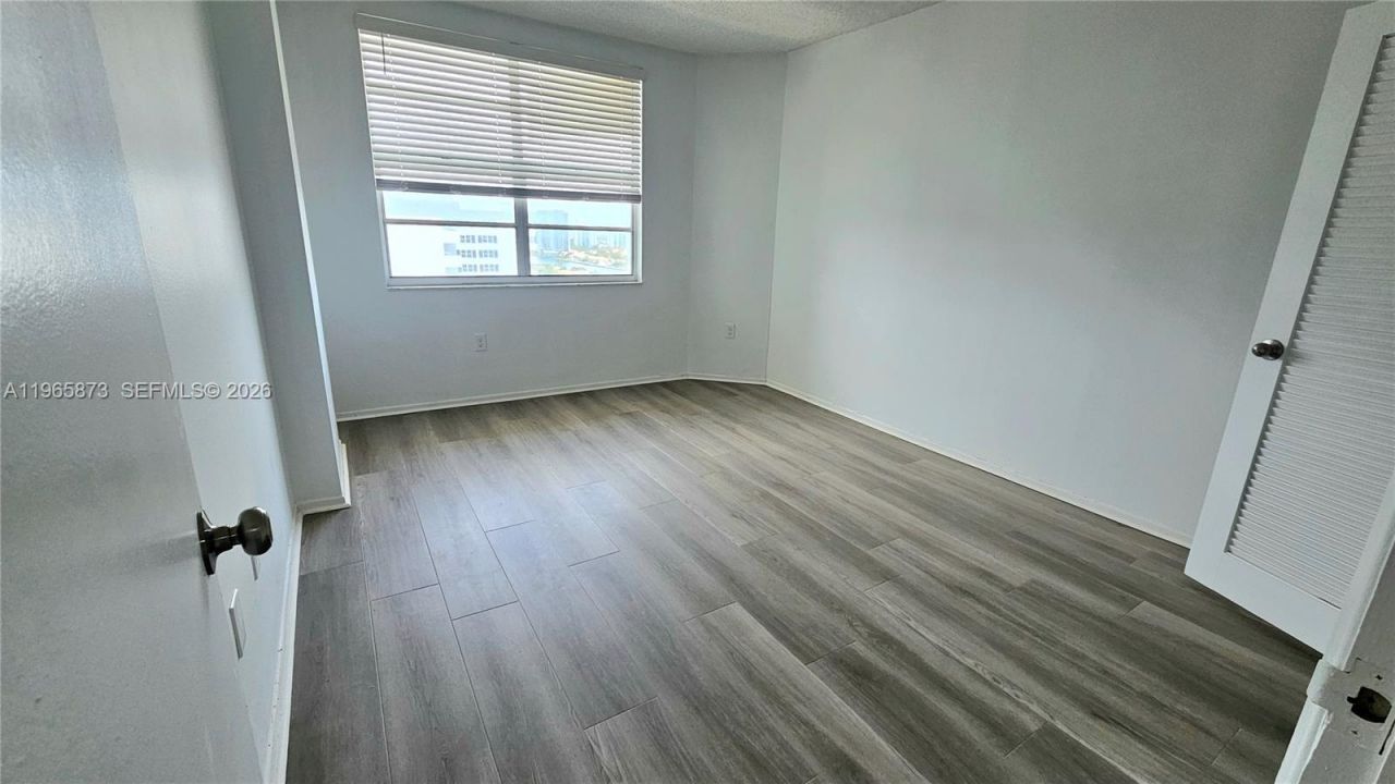 1980 S Ocean Dr, Unit 22G, Hallandale Beach, FL 33009 Photo