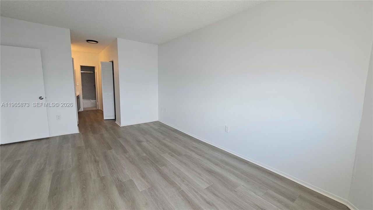 1980 S Ocean Dr, Unit 22G, Hallandale Beach, FL 33009 Photo