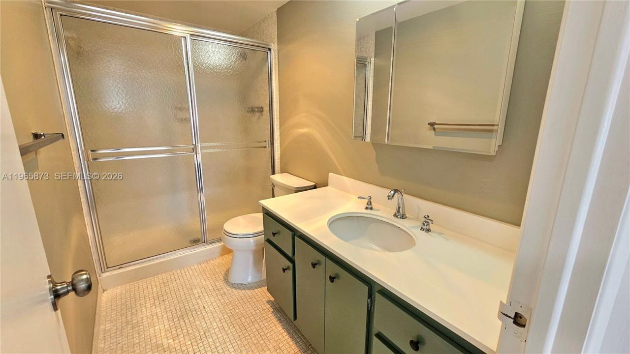 1980 S Ocean Dr, Unit 22G, Hallandale Beach, FL 33009 Photo