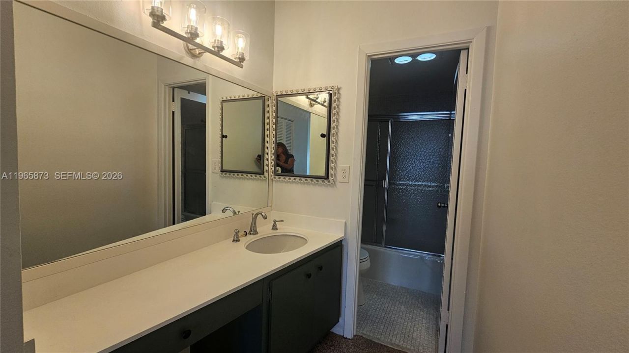 1980 S Ocean Dr, Unit 22G, Hallandale Beach, FL 33009 Photo