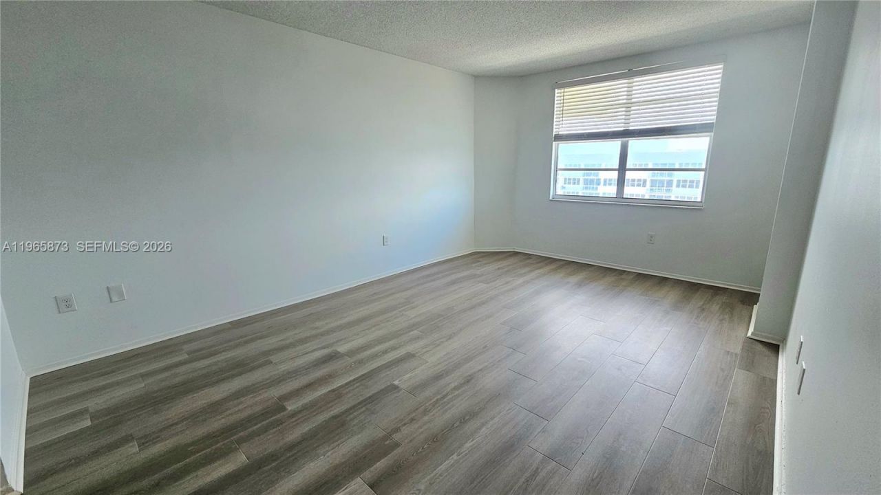 1980 S Ocean Dr, Unit 22G, Hallandale Beach, FL 33009 Photo