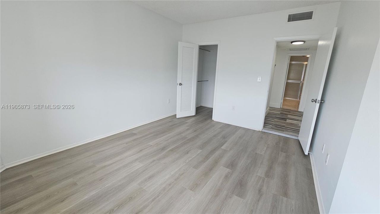 1980 S Ocean Dr, Unit 22G, Hallandale Beach, FL 33009 Photo