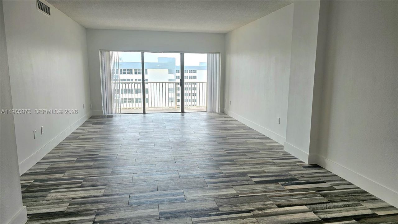 1980 S Ocean Dr, Unit 22G, Hallandale Beach, FL 33009 Photo