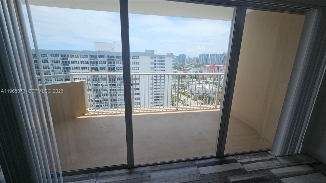 1980 S Ocean Dr, Unit 22G, Hallandale Beach, FL 33009 Photo
