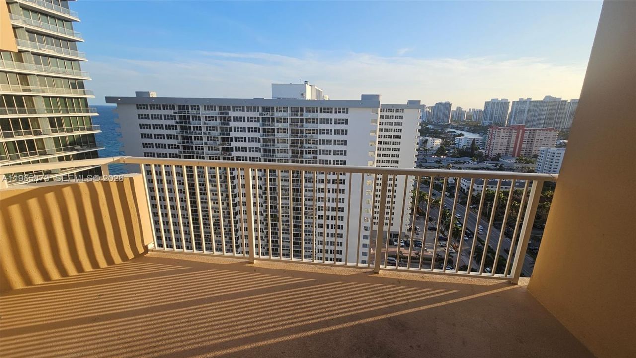 1980 S Ocean Dr, Unit 22G, Hallandale Beach, FL 33009 Photo