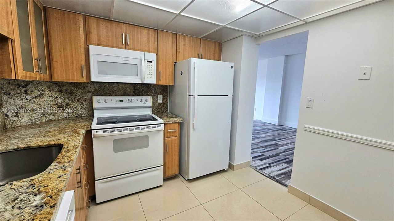 1980 S Ocean Dr, Unit 22G, Hallandale Beach, FL 33009 Photo