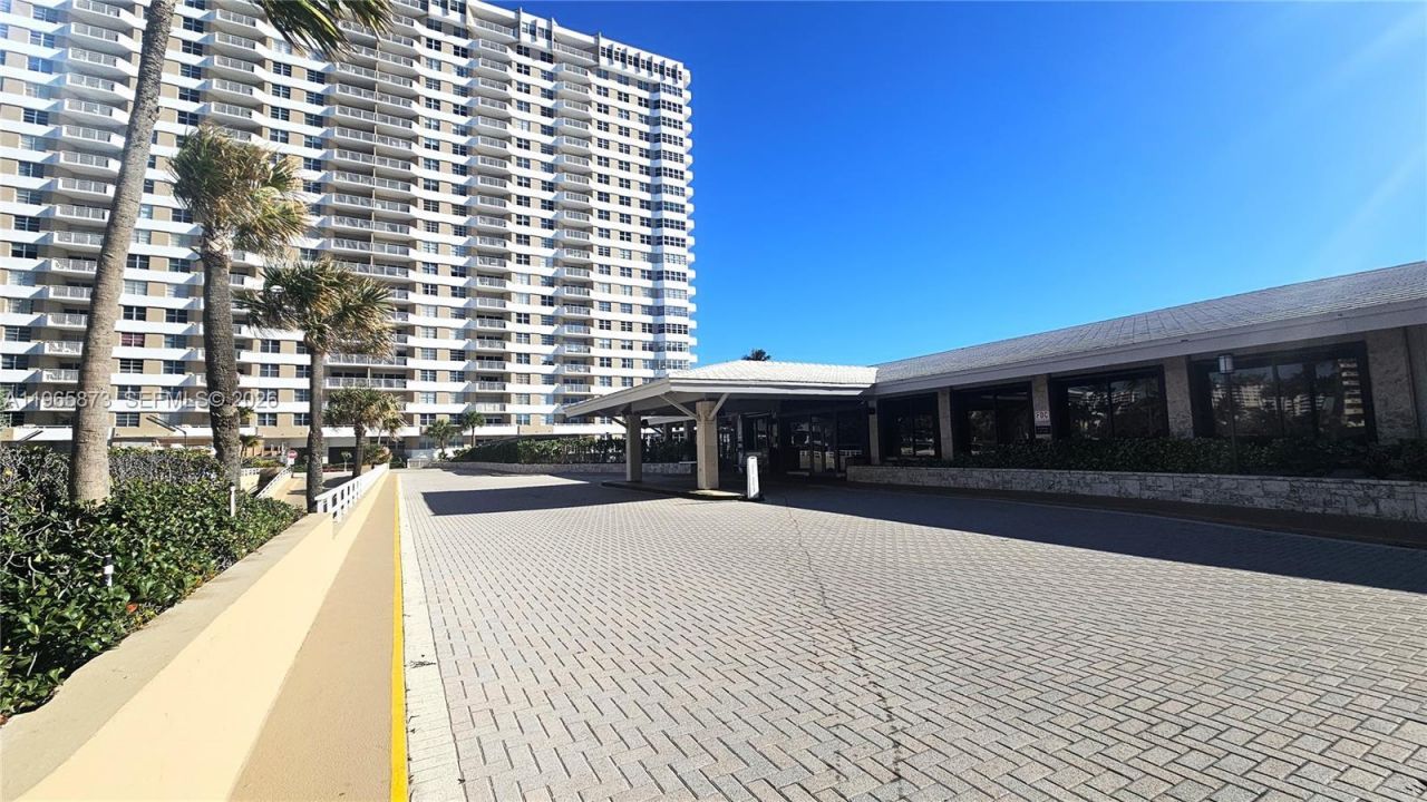 1980 S Ocean Dr, Unit 22G, Hallandale Beach, FL 33009 Photo