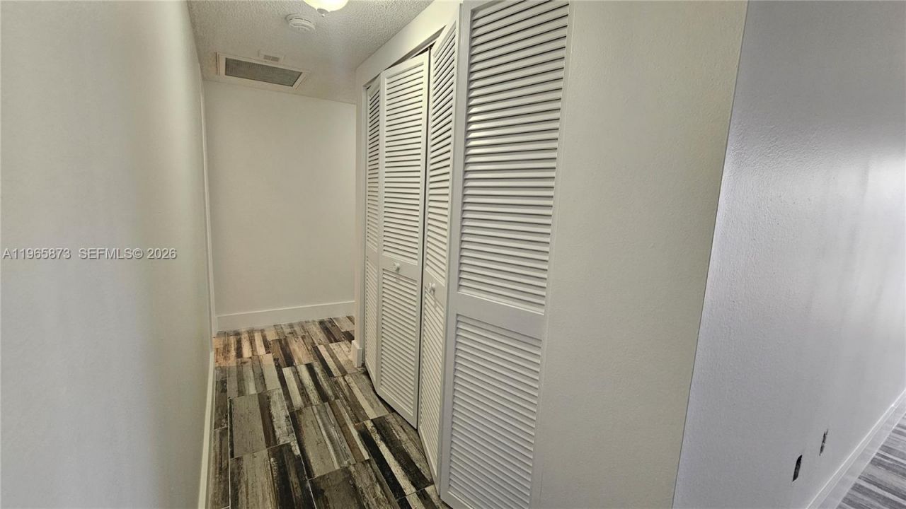 1980 S Ocean Dr, Unit 22G, Hallandale Beach, FL 33009 Photo