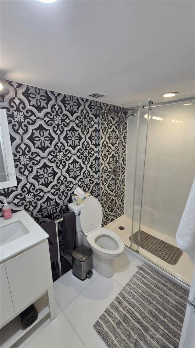 9195 Collins Ave , Unit 406, Surfside, FL 33154 Photo