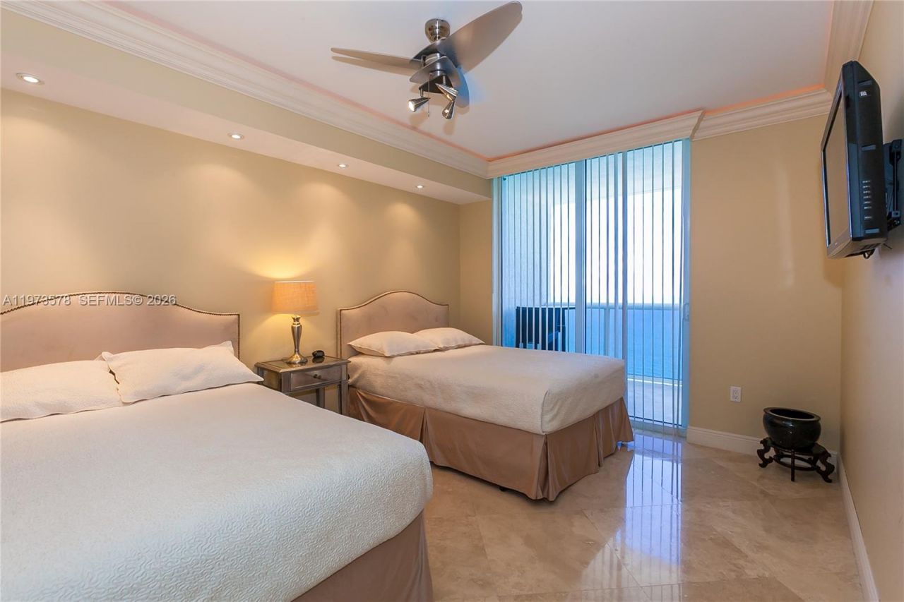 1800 S Ocean Dr, Unit 3803, Hallandale Beach, FL 33009 Photo